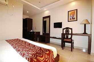 Punyalakshmi Hotel, Raichak 4